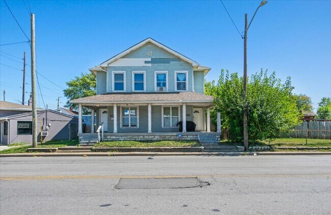 Photo - 445-447 N Sherman Unit 447 N Sherman