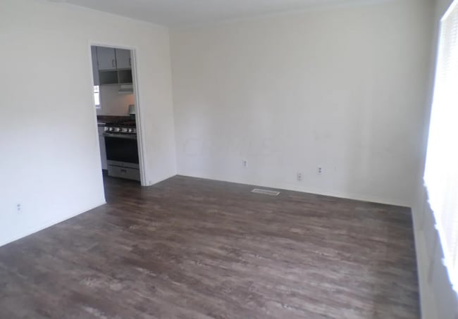 Photo - 995 Hillridge Rd