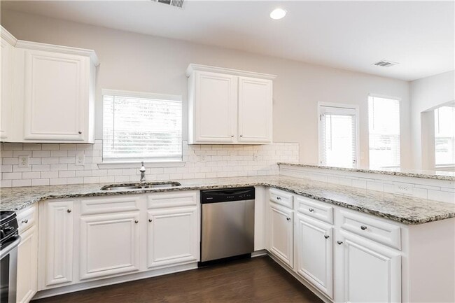 Photo - 320 Fern Ct