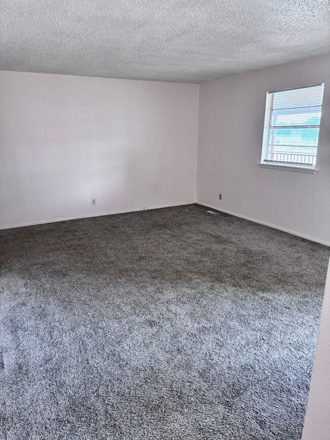 Photo - 2 Bedroom 1 Bath Duplex