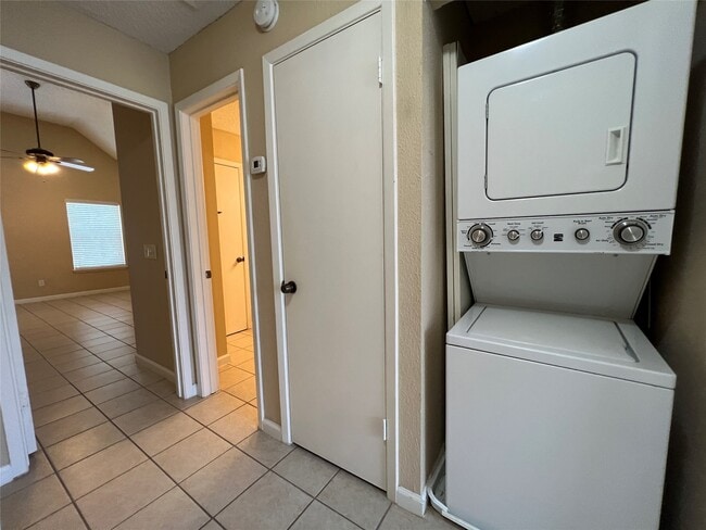 Photo - 2808 Grants Lake Blvd Unidad 304