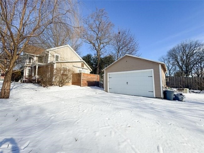 Photo - 41 W Buffalo St