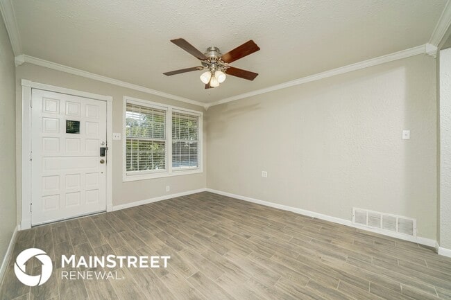 Photo - 2937 Larry Dr