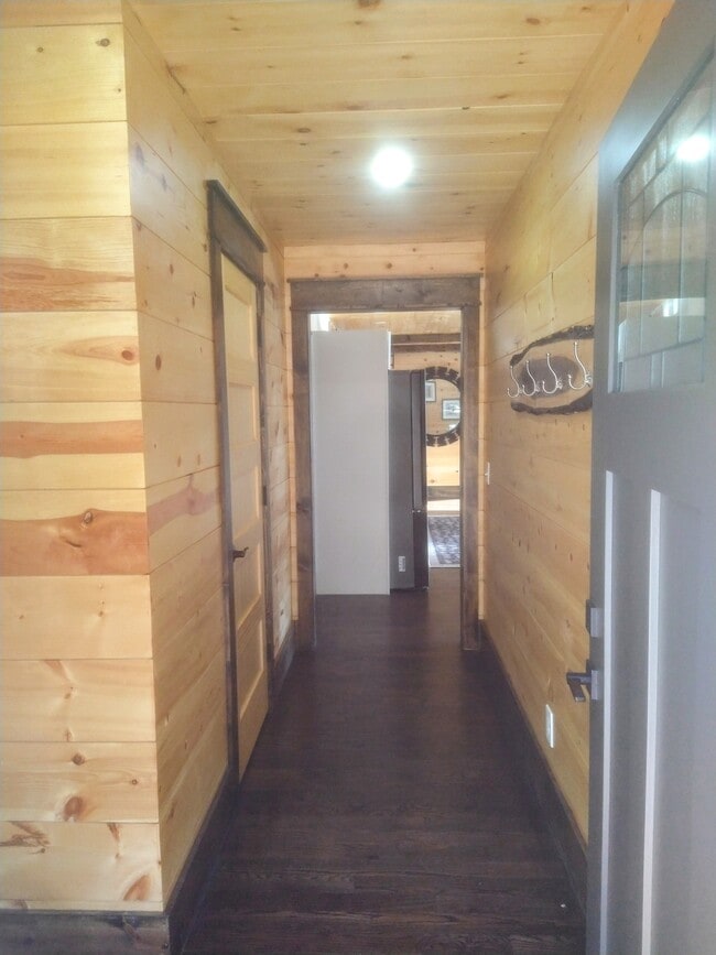 Photo - 63 Redwood Ln