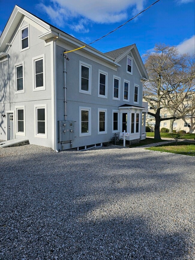 Photo - 281 Pequot Ave Unit 2