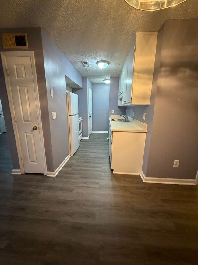 Photo - 3 Bd 2 Ba 1200 sq ft Townhouse