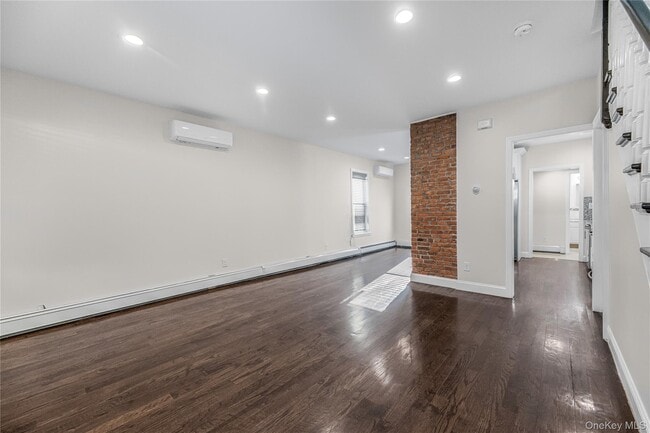 Photo - 1837 Wallace Ave