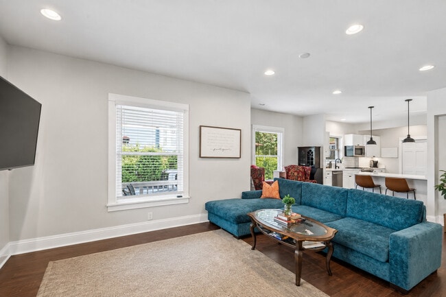Photo - 213 W Maple Ave