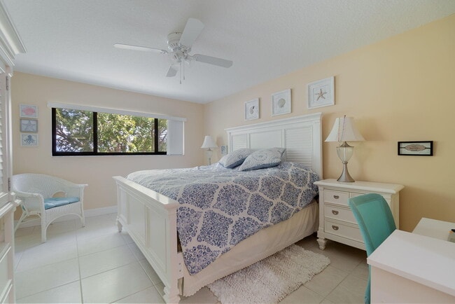 Building Photo - 12524 Shoreline Dr Unit 302 Rental