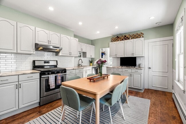 Building Photo - 87 Condor St Unit 2