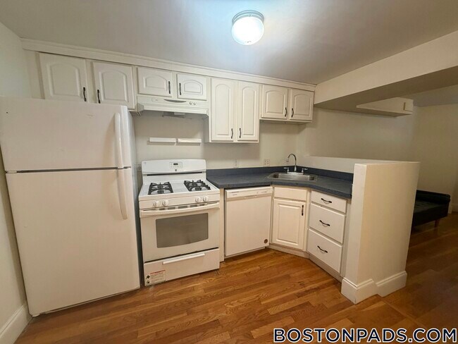Photo - 32 Edgerly Rd Unit B