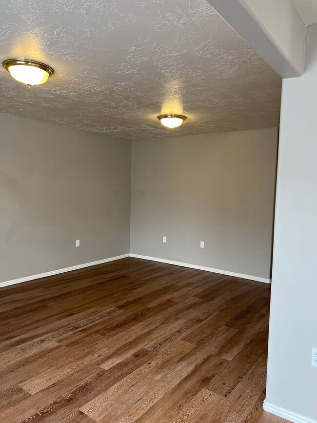 Photo - BEAUTIFUL 2 Bed 1 bath Continental condo w...