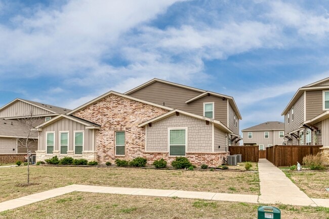 Photo - AVAILABLE NOW! GORGEOUS 2 BEDROOM FOUR PLEX LOCATED IN MIDLOTHIAN ISD!