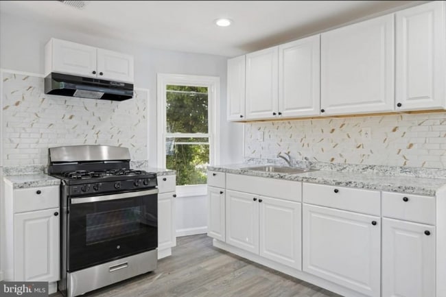 Photo - 566 Rutherford Ave Unit 1