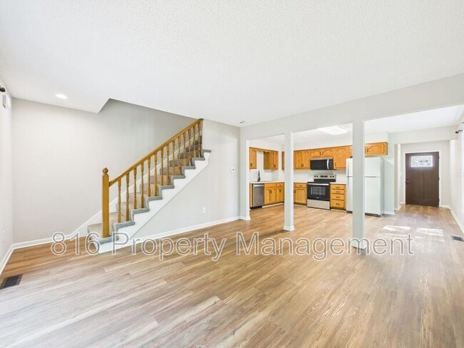 Building Photo - 6900 Orchard St Rental