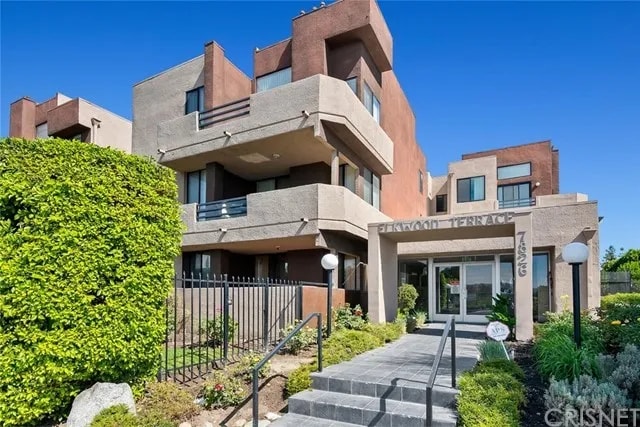 Photo - 7826 Topanga Canyon Blvd Unidad 309