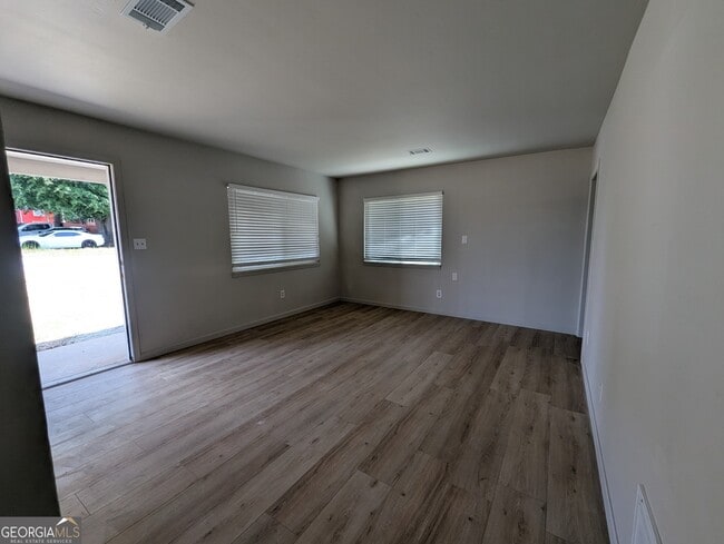 Photo - 110 Springtree Rd