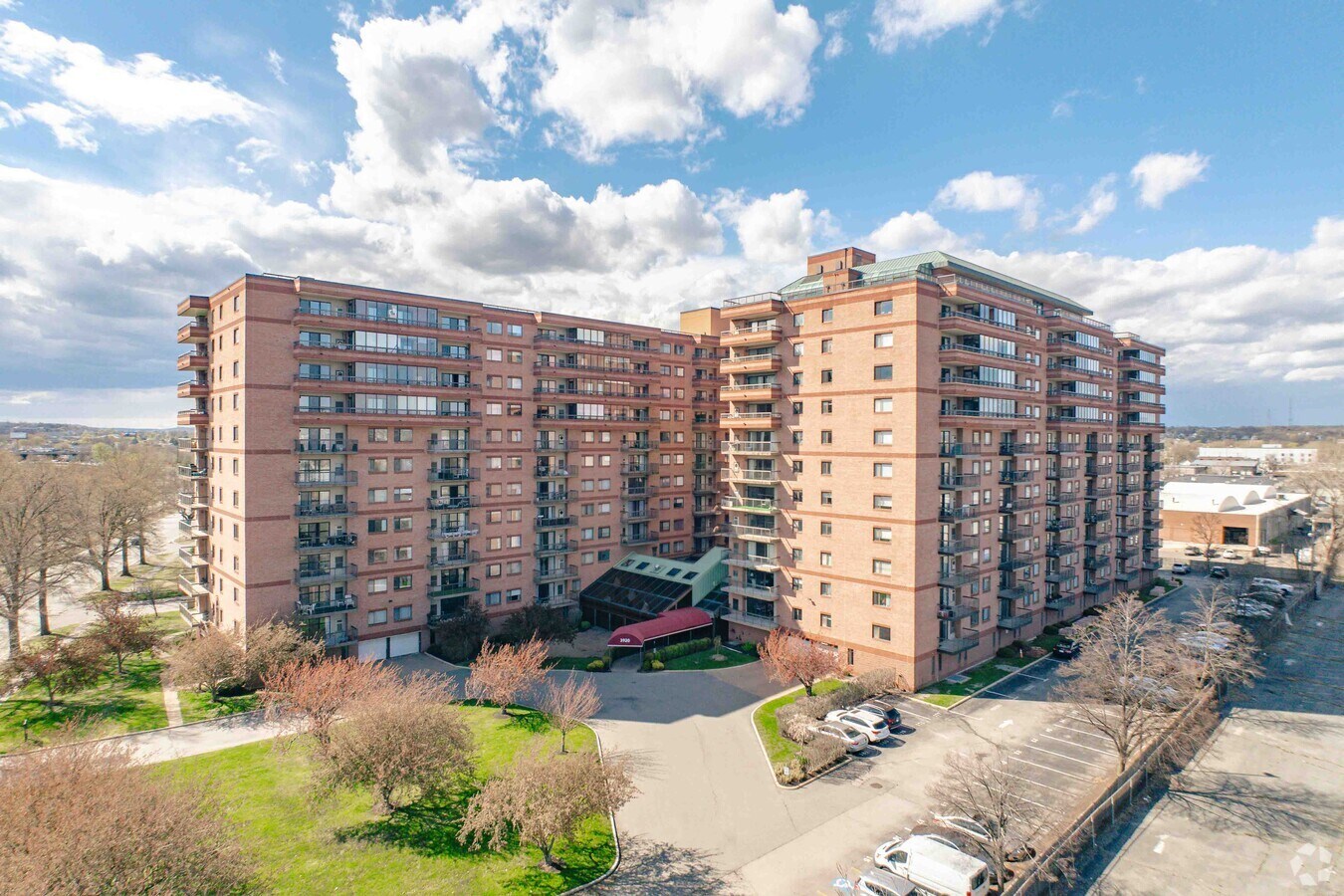 3920 Mystic Valley Pky - Mystic River Park Condominiums East