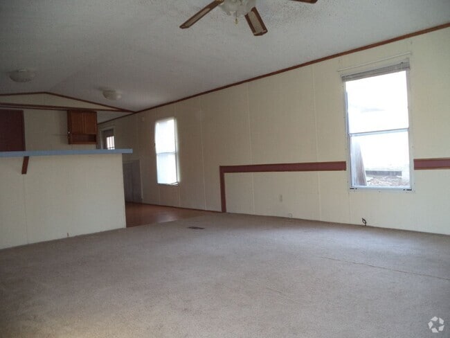 Building Photo - 3 Bedroom 2 Bath Mobile Home Unit Lot 299 - 91 Bass Wood Drive