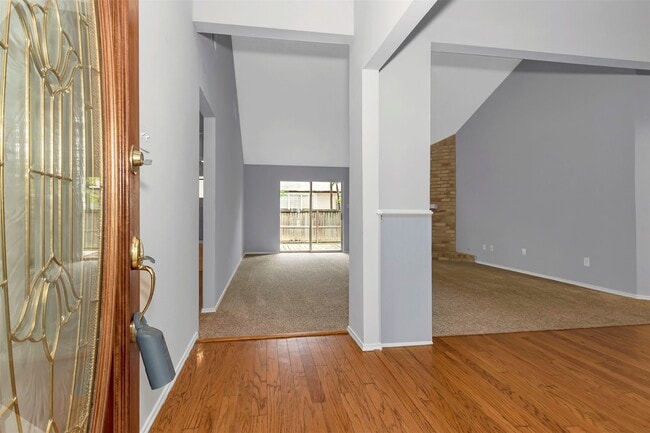 Photo - 73 Timberspire Ln