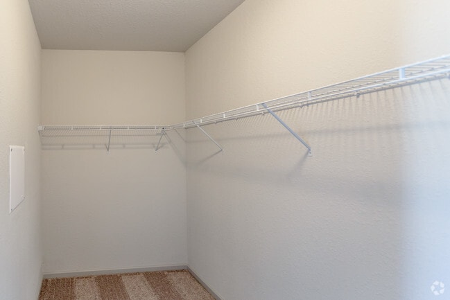 3BR, 2BA - 1397 SF