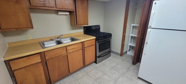 Photo - 20 N Willow St