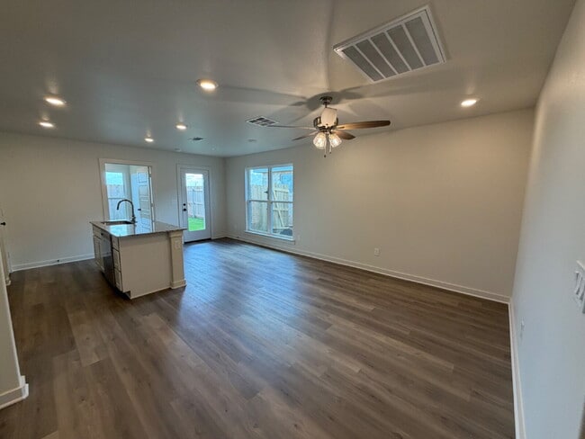 Photo - Beautiful New Build Home on South Side of Lubbock!