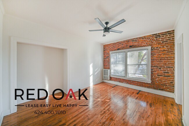 Photo - Vintage-Inspired Studio Featuring Hardwood... Unit 112