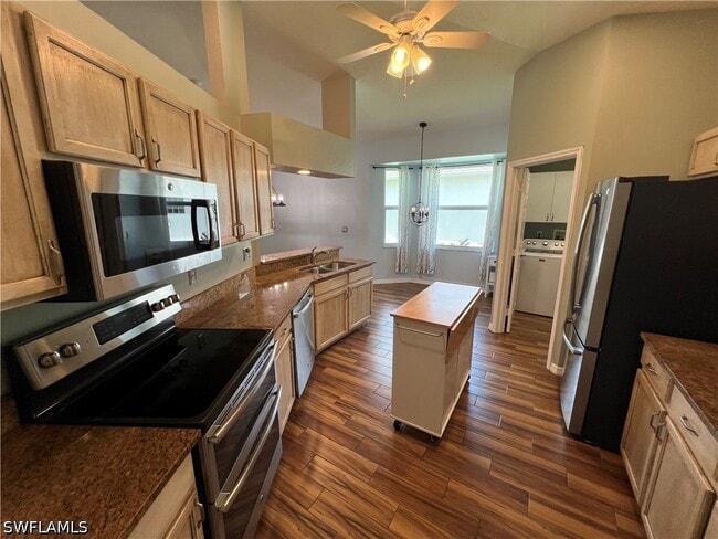 Photo - 608 Crossfield Cir