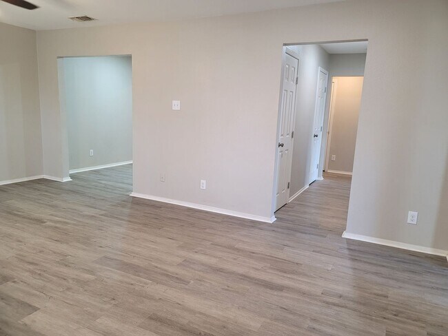 Photo - 4/2/2 TOTALLY renovated home