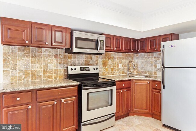 Photo - 1729 Fontain St Unit 1