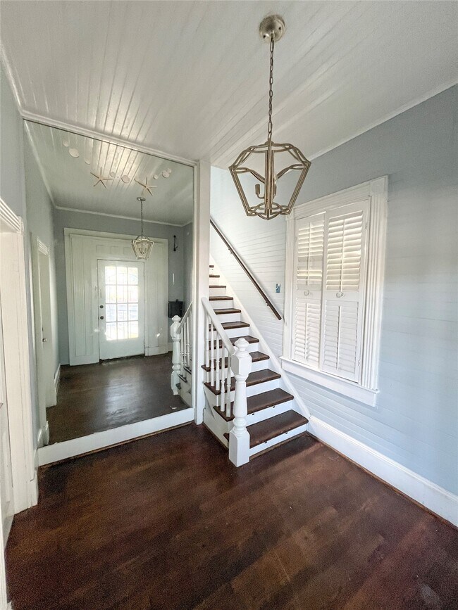 Photo - 901 Broadway Avenue J Unit UP