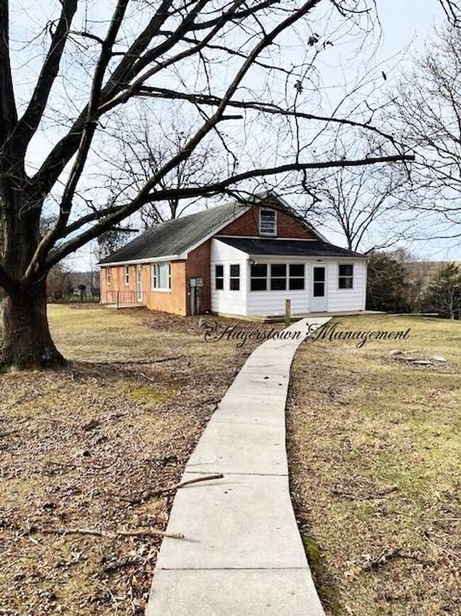 Building Photo - 3 BR Single Family Home