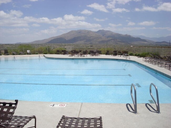 Photo - FREE RENT FOR OCTOBER AND $100 VISA GIFT C...