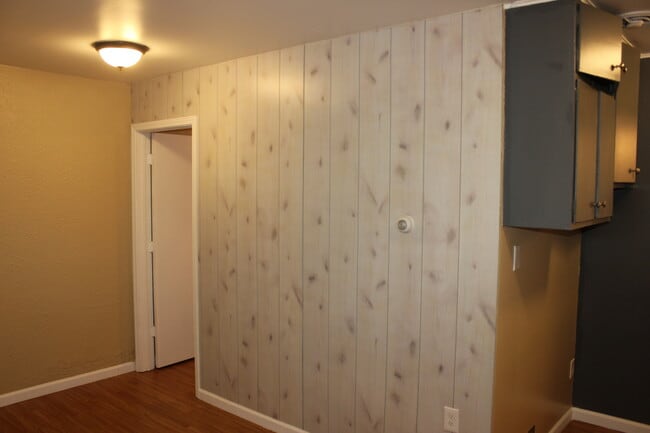 Photo - 2702 Maryland Ave Unit 2702 Maryland Ave  B / Back
