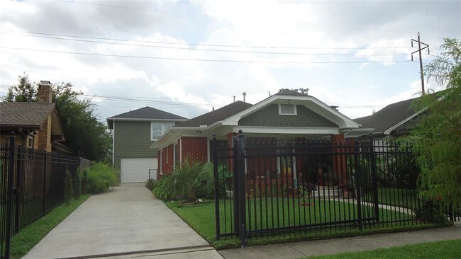 Photo - 2710 Rosewood St