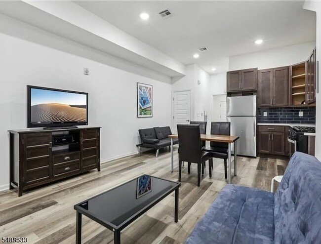 Building Photo - 430 Ocean Ave Unit 1L