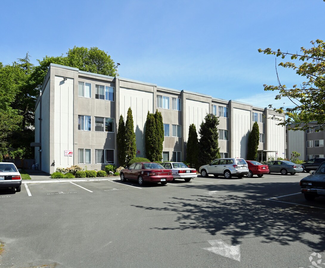 Photo - Golden Sunset Apartments