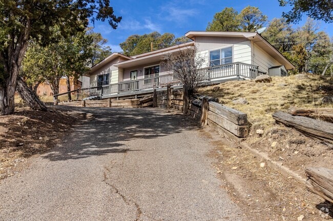Building Photo - 202 Warwick Dr Rental