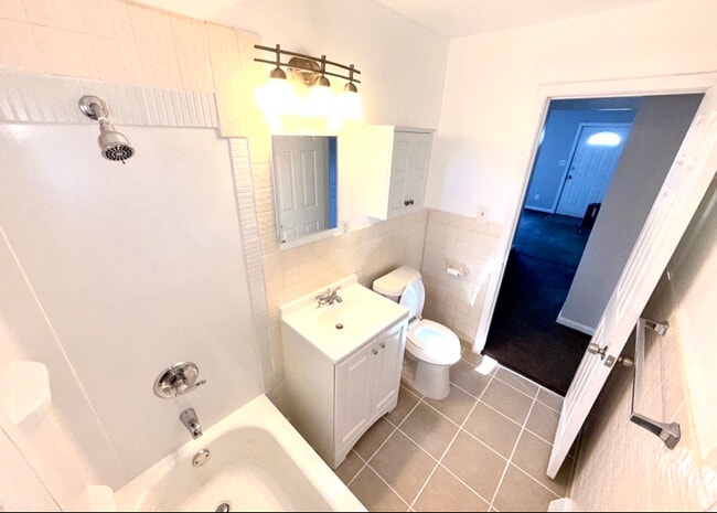 Photo - 11260 Fisher Ave