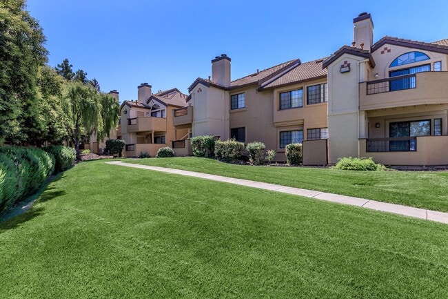 Oak Hills Apartments