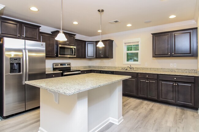 Photo - 119 Woodcote Dr