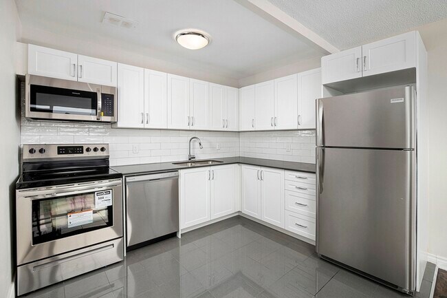 Photo - 3101 & 3111 Eglinton Ave E