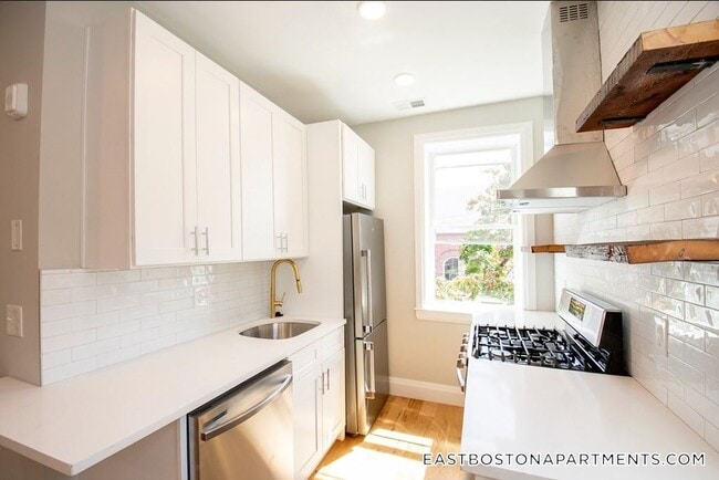 Photo - 66 Lubec St Unidad 1