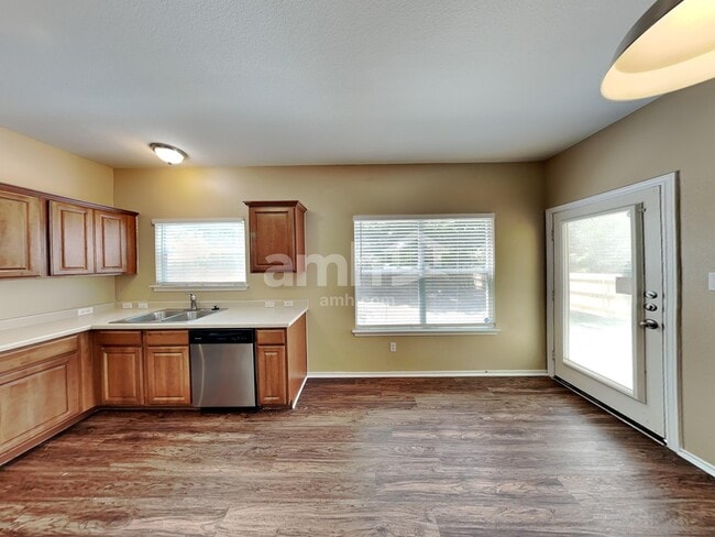 Photo - 149 Ashwood N