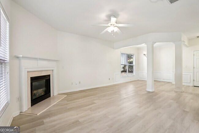 Photo - 5940 Bentley Way