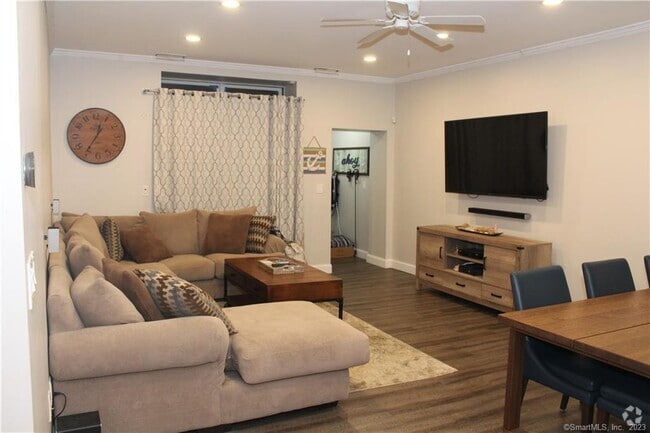Building Photo - 267 Melba St Unit APT A31