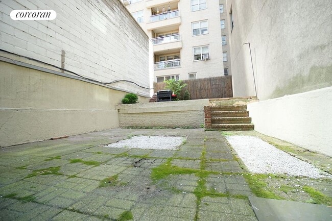 Building Photo - 305 E 56th St Rental