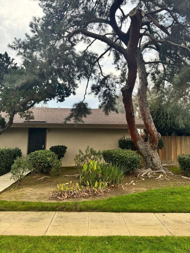 Photo - 4814 E Rialto Ave Unidad 4814 E. Rialto Ave #106