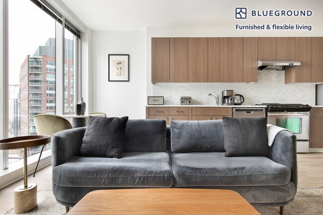 Photo - 340 E North Water St Unidad FL26-ID1418